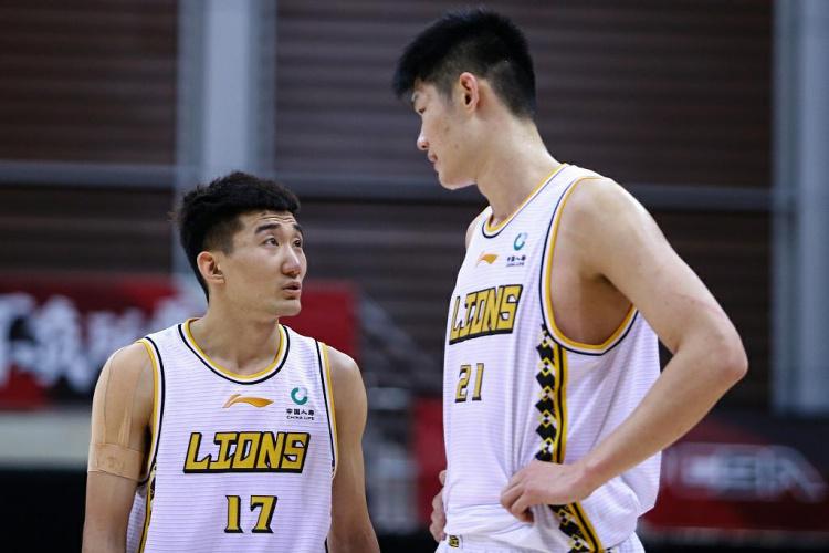 ue, 在大秋身上 ue, 在大秋身上