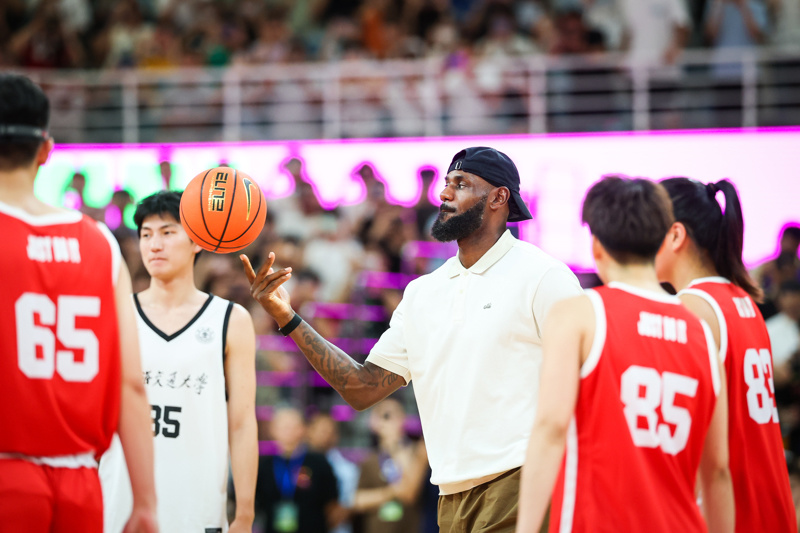 巨星勒布朗 巨星勒布朗