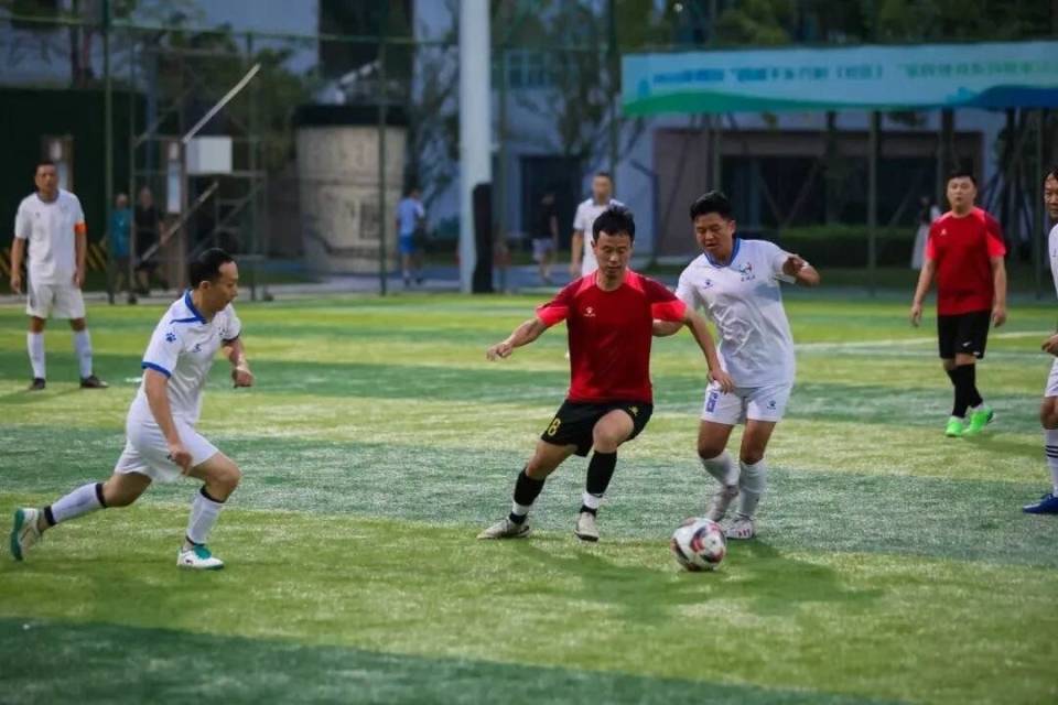 足球色, 够尽情享受, 更赛出了以 足球色, 够尽情享受, 更赛出了以